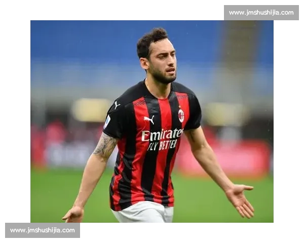 加拉塔萨雷主席澄清:与恰尔汗奥卢的交流纯属偶然,非转会谈判 加拉塔萨雷主席澄清:与恰尔汗奥卢的交流纯属偶然,非转会谈判