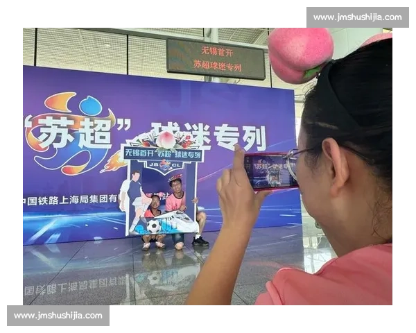 苏超暖心时刻！主队球迷集体高呼 “进一个”，客队球员含泪致谢